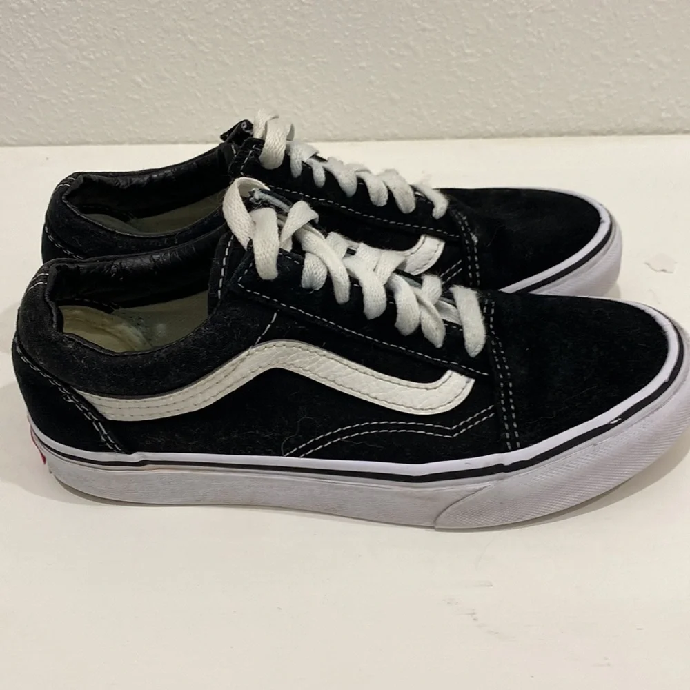 Vans Youth Old Skool Black/White Skate Shoes Suede |Size 4 Youth or 5.5 Women - Picture 8 of 9